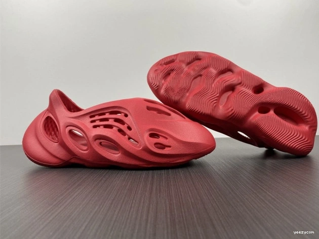 Yeezy Red Foam CW3355 Adidas 0817